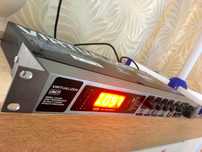 Behringer FX2000 - креативный процессор эффектов