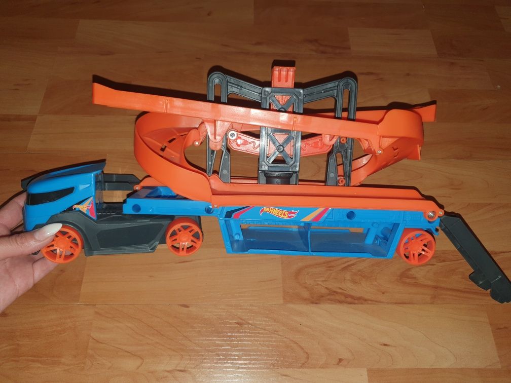 Hot Wheels transporter autek wyścigowych 2w1