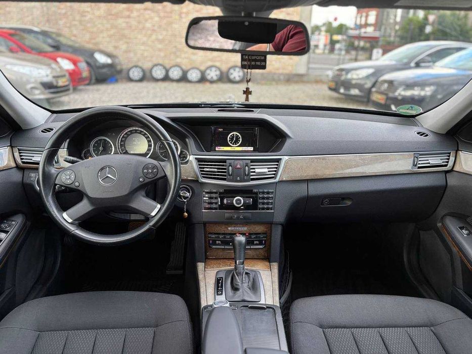 Mercedes-Benz E-Class 2010, 1.8 бензин, коробка передач автомат.