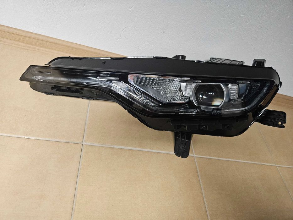 Reflektor do Chevrolet Camaro od 2019 do 2023