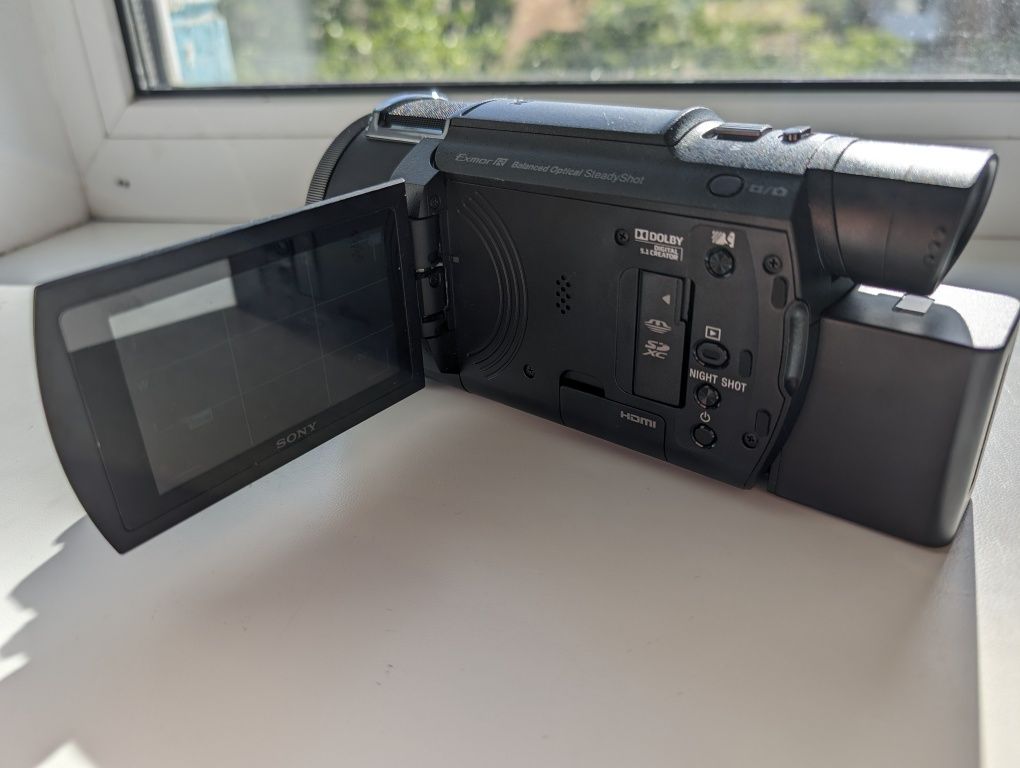 Sony FDR-AX53 handycam