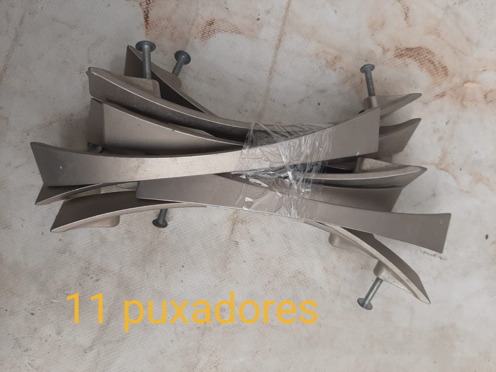 Vendo puxadores prateados