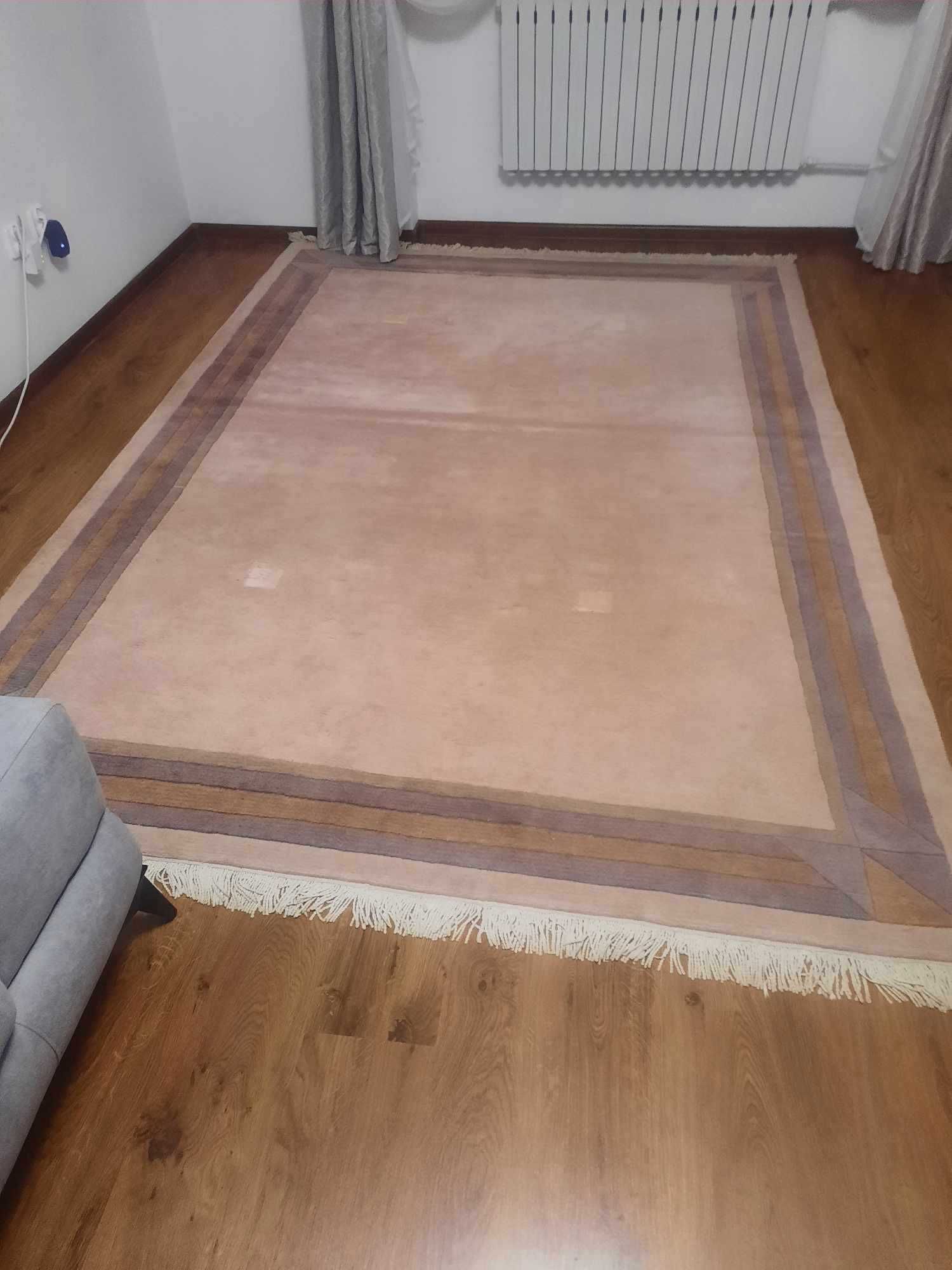 Duży wełniany dywan 200x300 cm