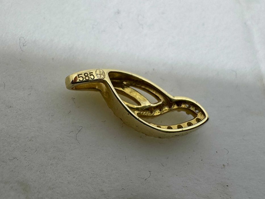 Śliczny złoty komplet APART  kolczyki i zawieszka  585