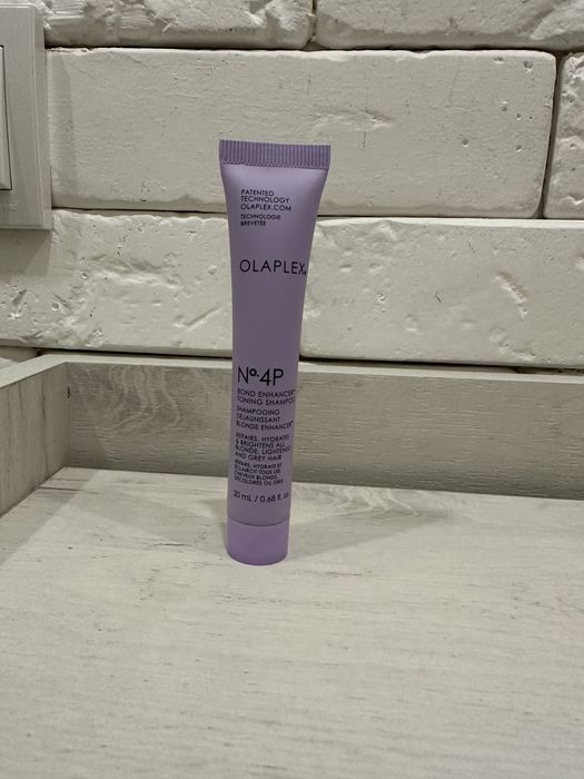 OLAPLEX Nº.4P blonde enhancer toning shampoo