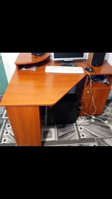 Продам компьюторный стол