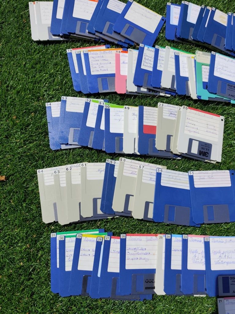 90 Dyskietek Atari 3.5