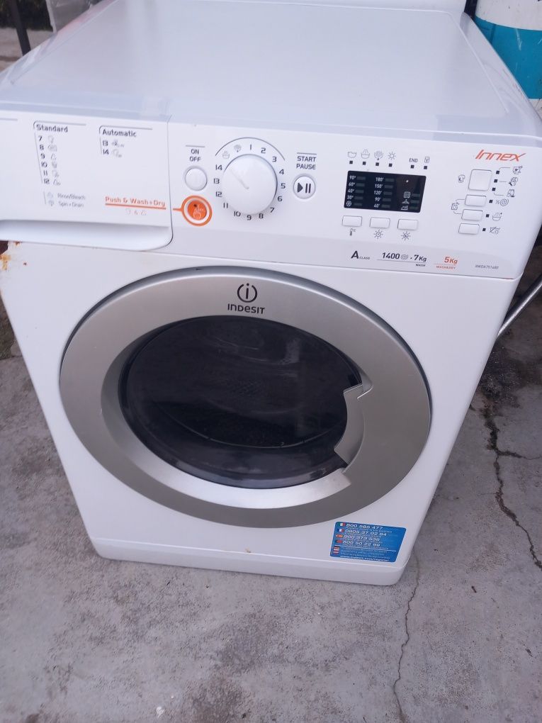 Máquina de lavar e secar roupa Indesit - LER ANÚNCIO
