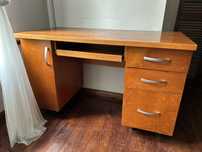 Biurka 130cm solidne drewniane
