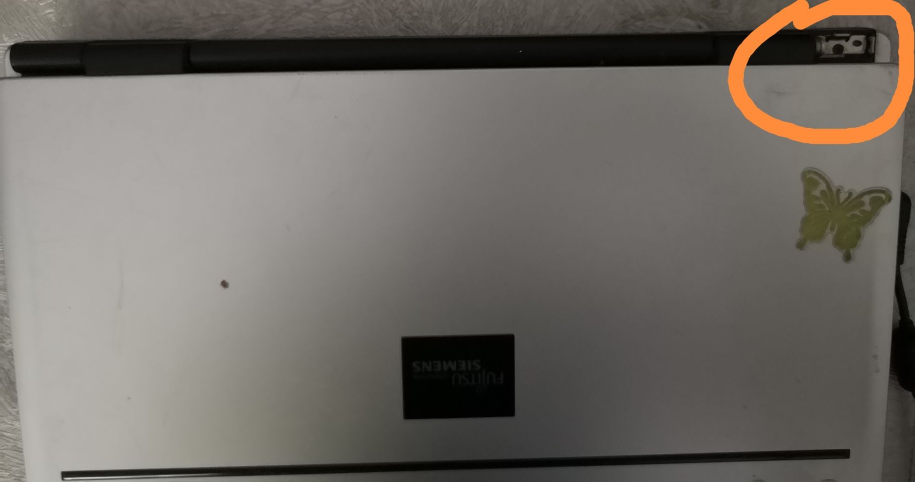 Fujitsu Siemens laptop+ładowarka+torba na laptopa