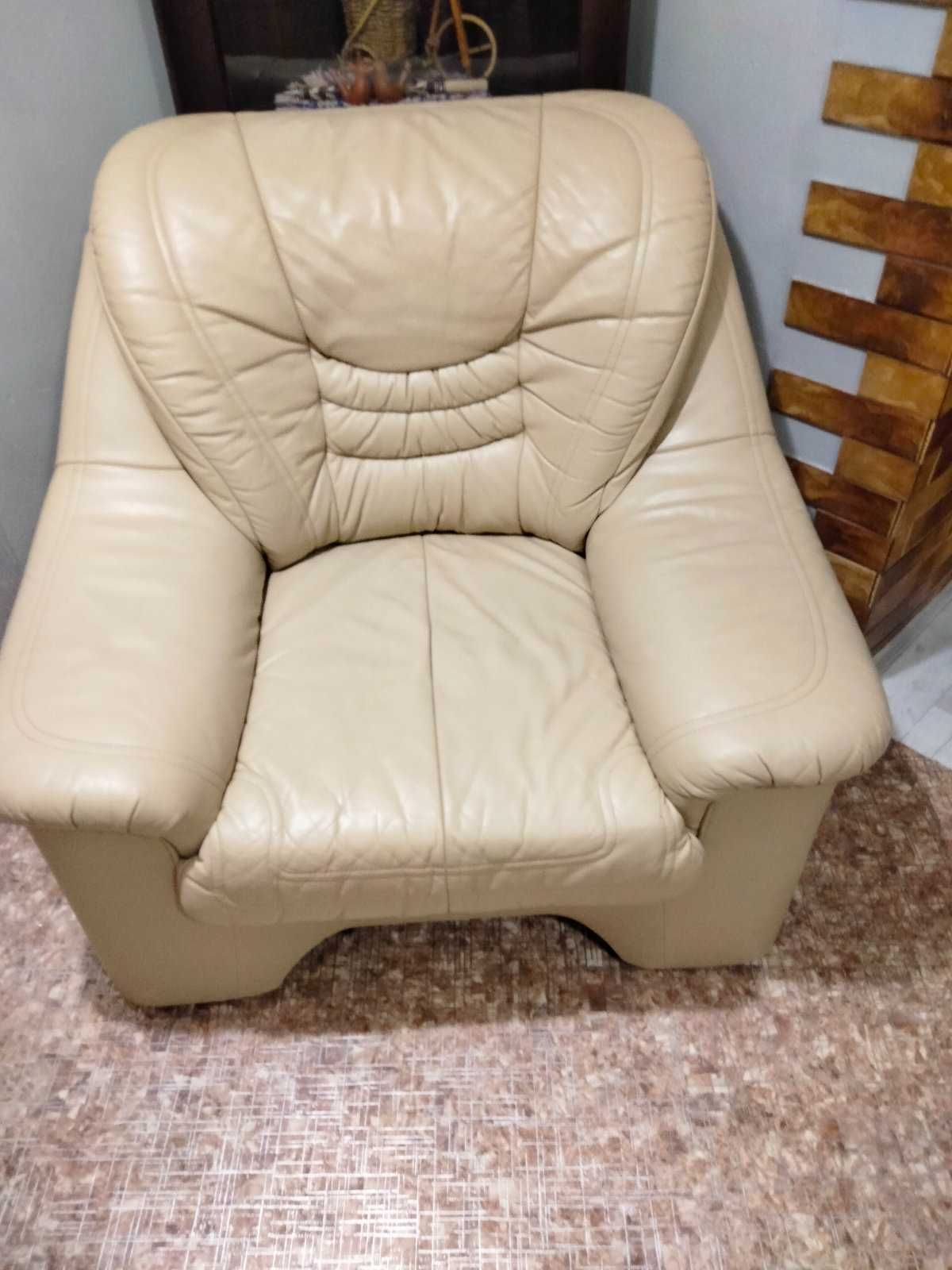 Кресло, диван, кожаные