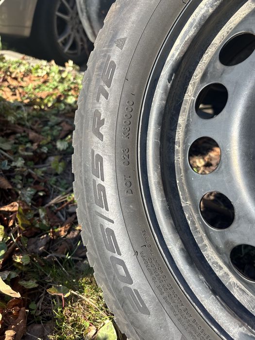 Sprzedam komplet stalowych felg z oponami zimowymi Apollo 205/55 R16.