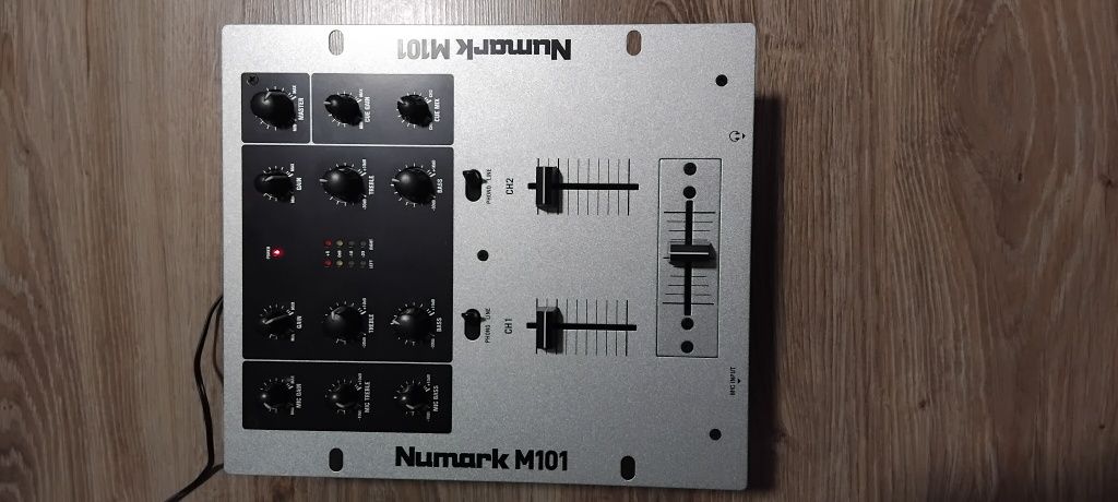 Mikser Numark M101