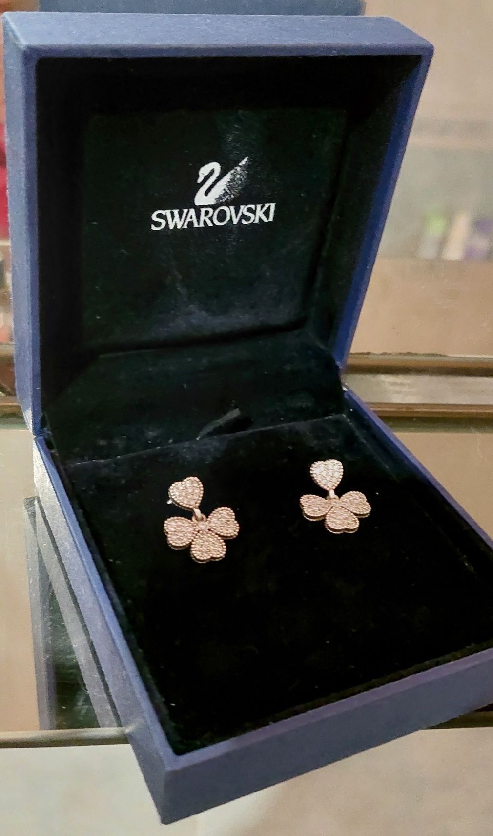 Серьги Swarovsci  серебряные со стразами. Лучший подарок для любимой.