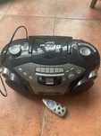 Radio Boombox z odtwarzaczem kaset i płyt CD JVC RC-EX10 z płytami