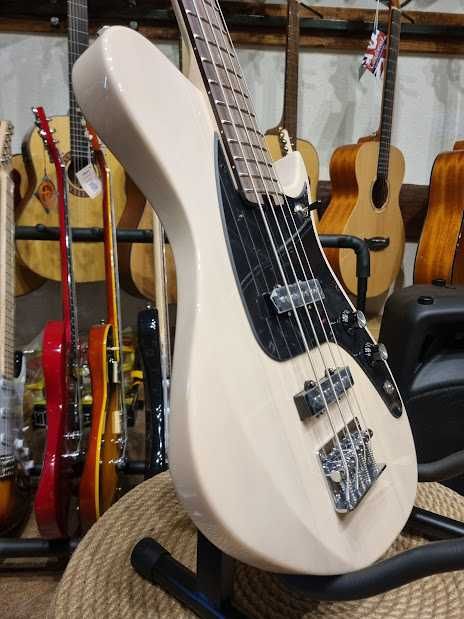 Aria Jet B  SVW gitara basowa 4str. ARIA Pro-II Jet-B SVW