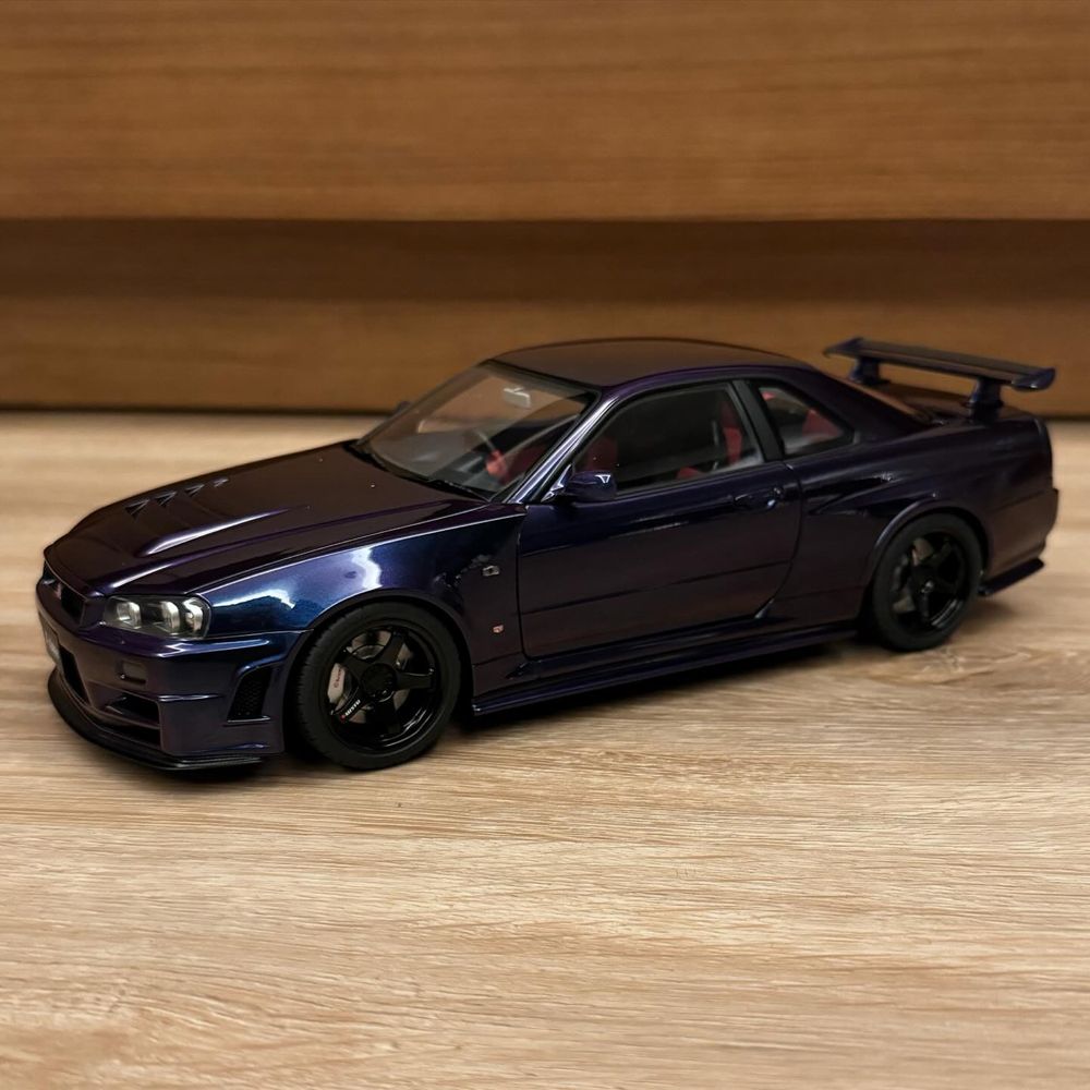 Модель Nissan Skyline GT-R 34 Autoart 1/18