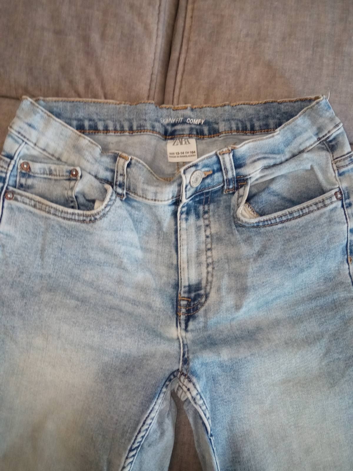 Продам джинсы, спортивные штаны на мальчика 12-14 лет