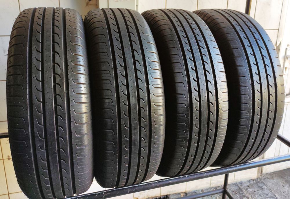 4x 215/60R17 Goodyear Efficient Grip SUV 2x6,58mm, 2x5,74mm