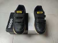 Ténis Adidas número 32 impecáveis