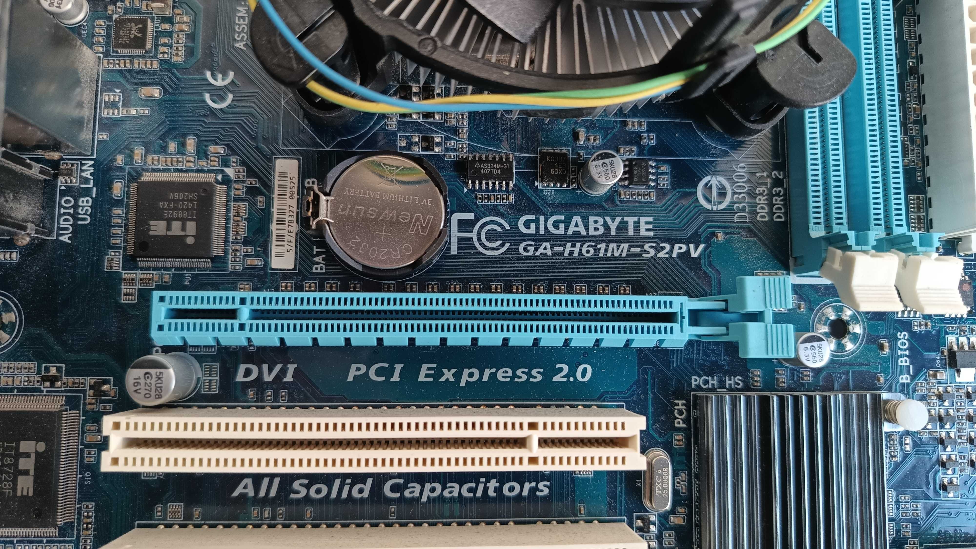 Płyta główna Gigabyte GA-H61M-S2PV+CPU+maska I/O+Cooler [MBG9]