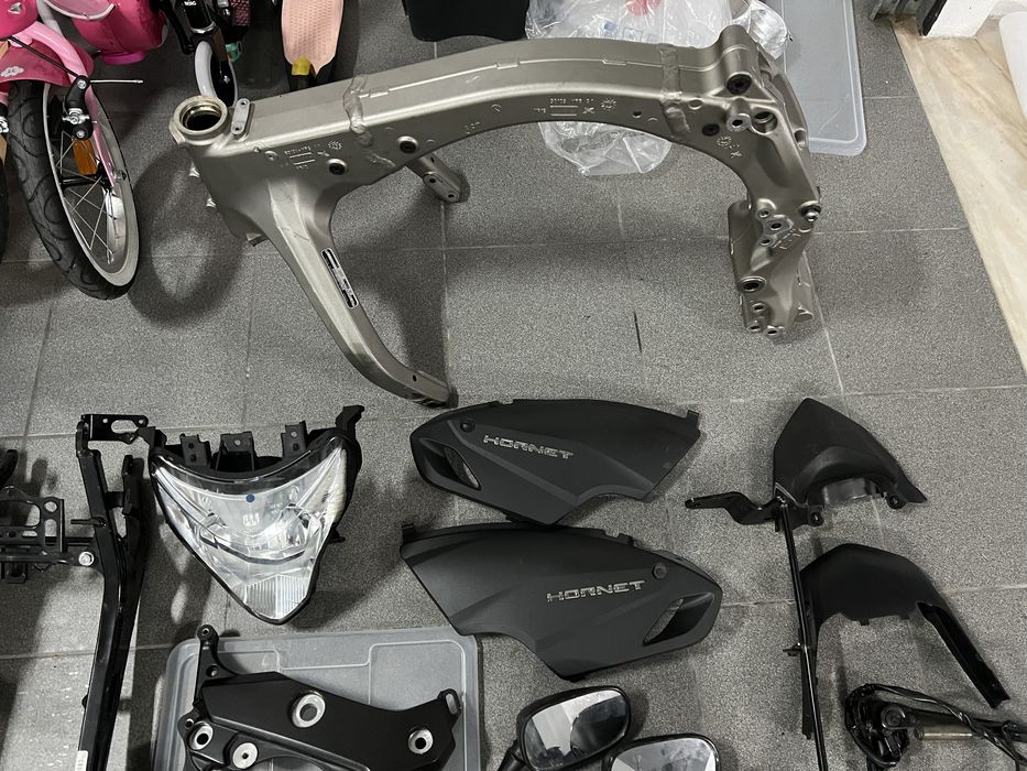 Honda Hornet 2008 a 2012 para peças