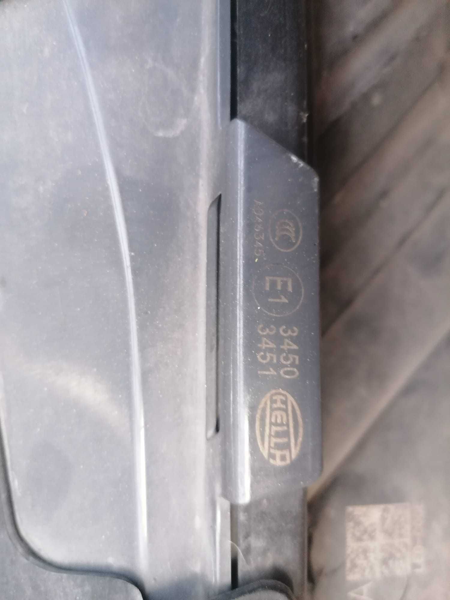 Farol esquerdo Mercedes E Bi Xenon