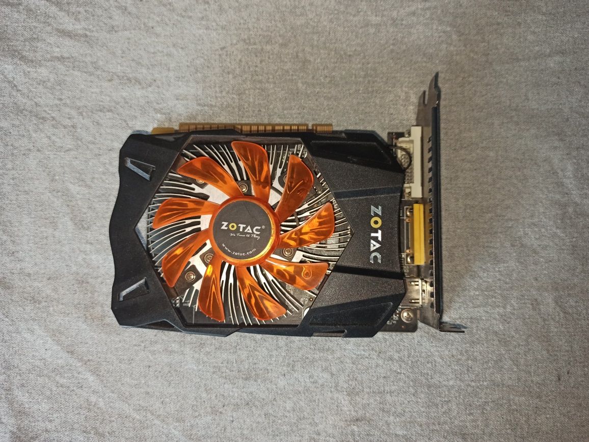 Відеокарта zotac GT 740 1GB