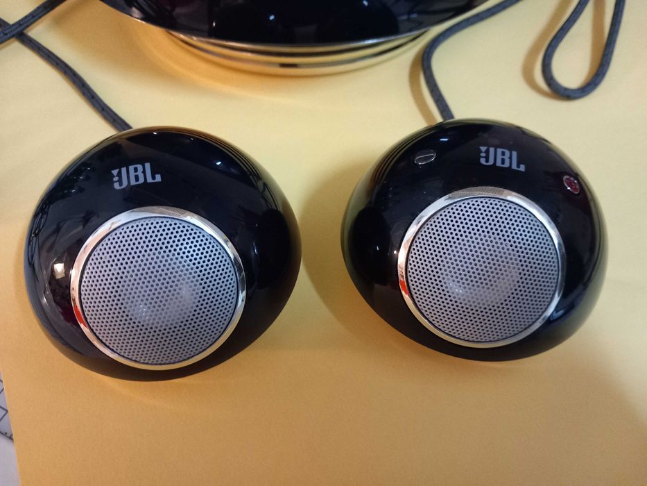 Coluna de SOM Marca JBL --- como NOVA