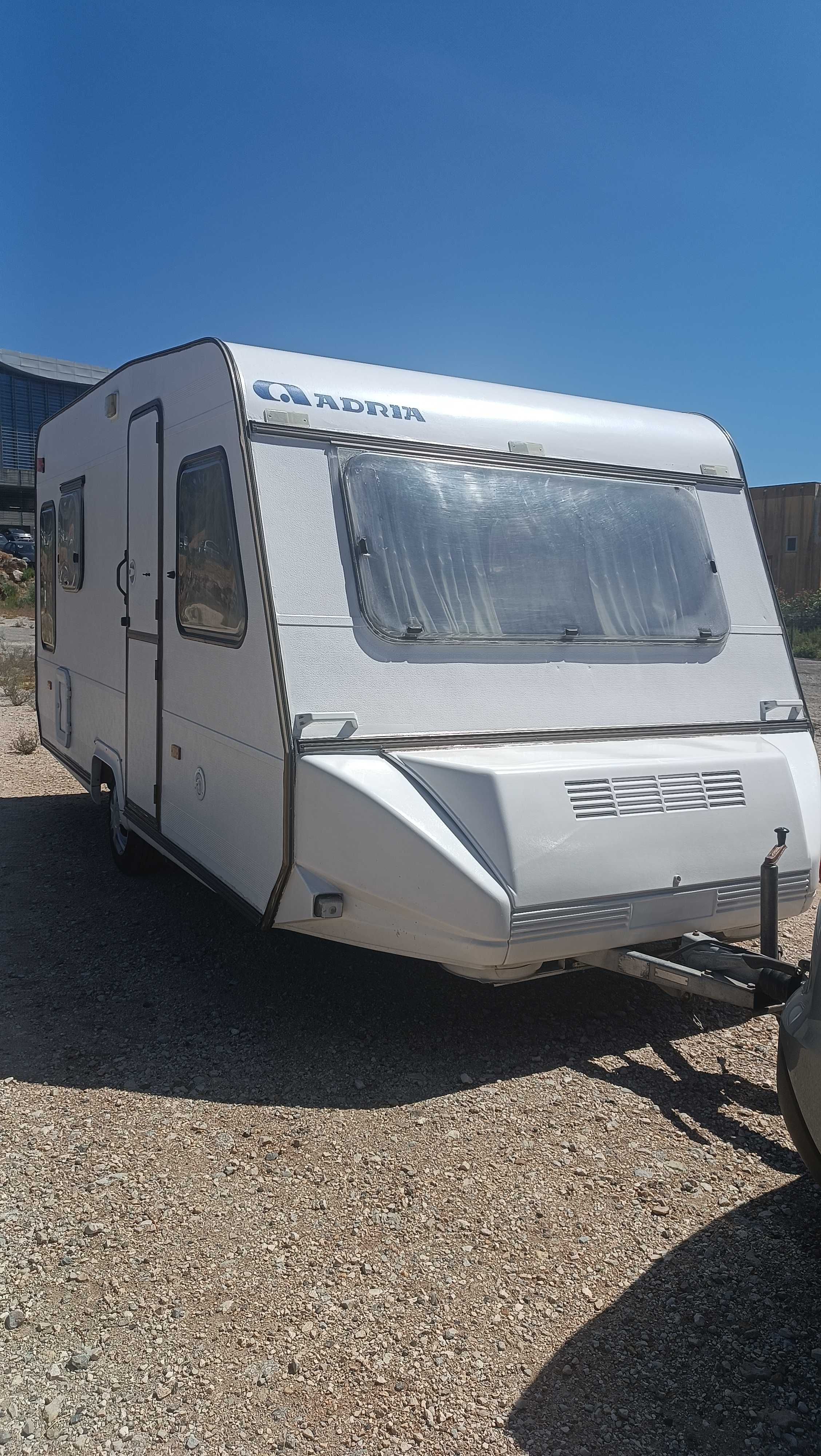 Caravana Adria Optima 5 Dormidas – Ótimo Estado!