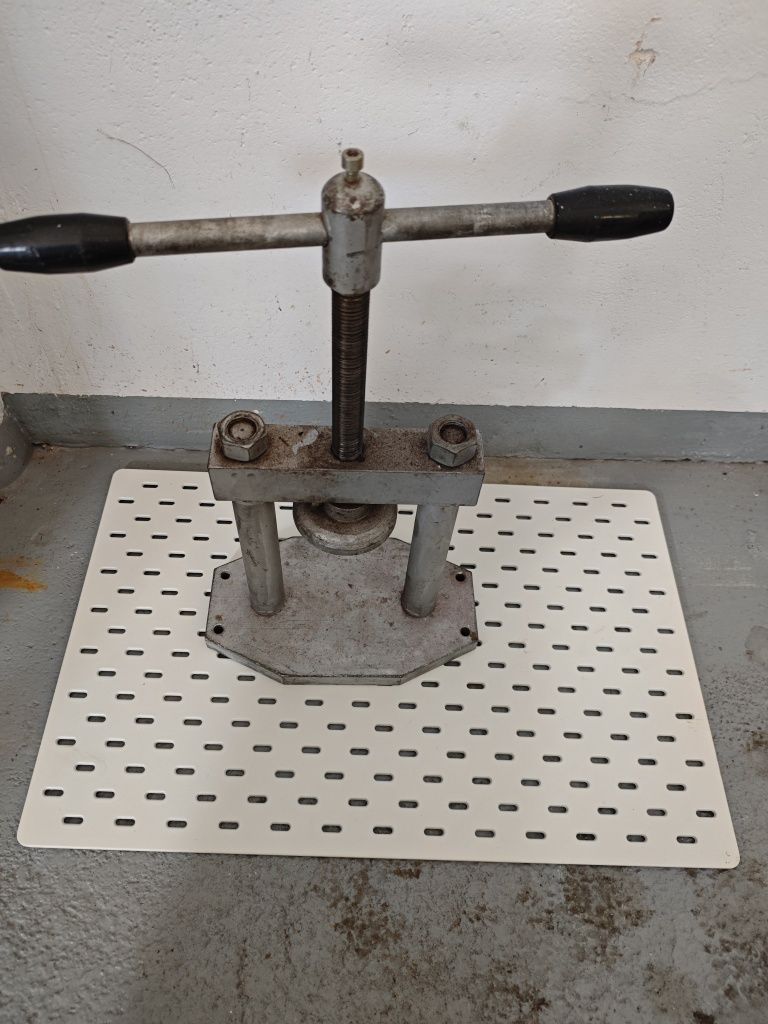 Prasa ręczna wys robocza 15cm