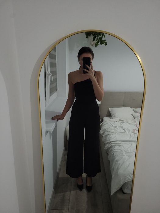 Kombinezon czarny elegancki r. XS Stradivarius