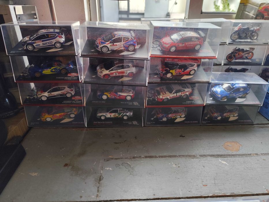 Carros miniatura do Mundial de Rallyes