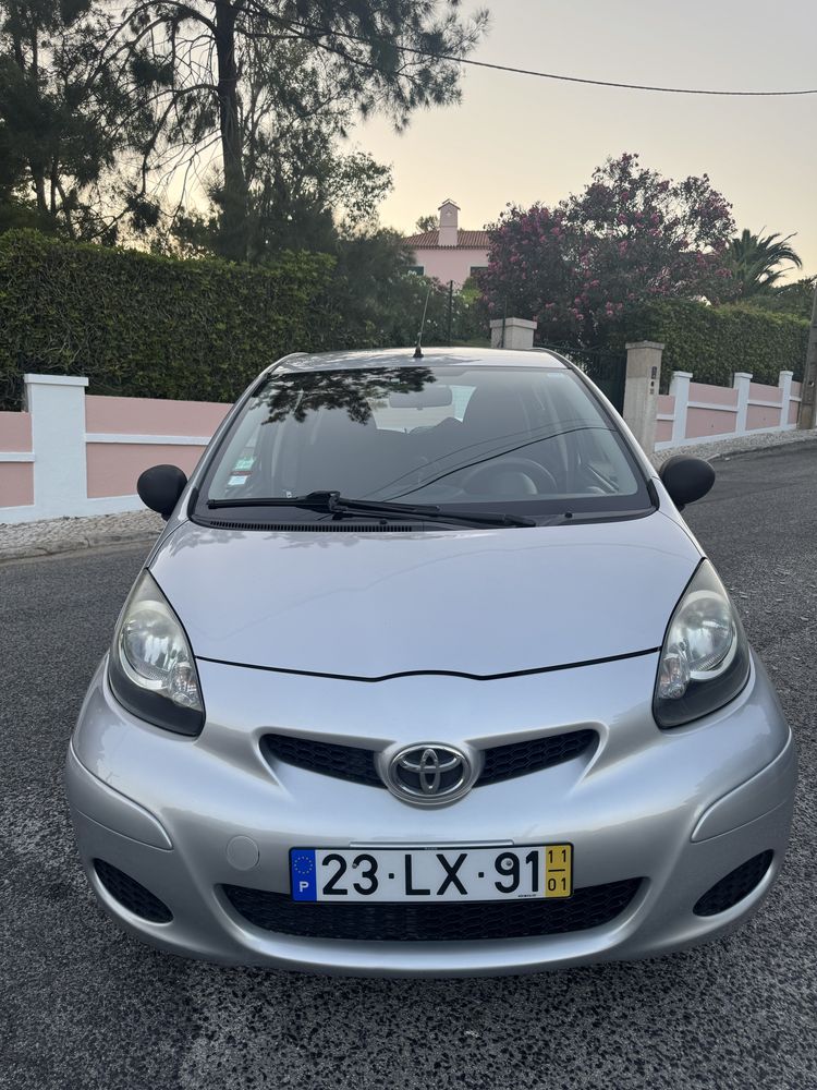 TOYOTA AYGO  1.0  GASOLINA  1 DONO  AR CONDICIONADO   ANO 2011