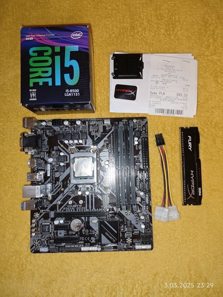 Gigabyte B365M DS3H + INTEL I5 8500 BOX + DDR4 HyperX Fury 8GB