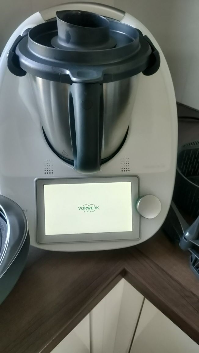 Thermomix TM6 plus dodatkowe naczynie plus akcesoria