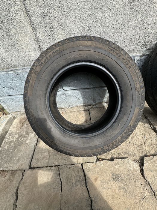Шини вантажні  235/ 65  R16C