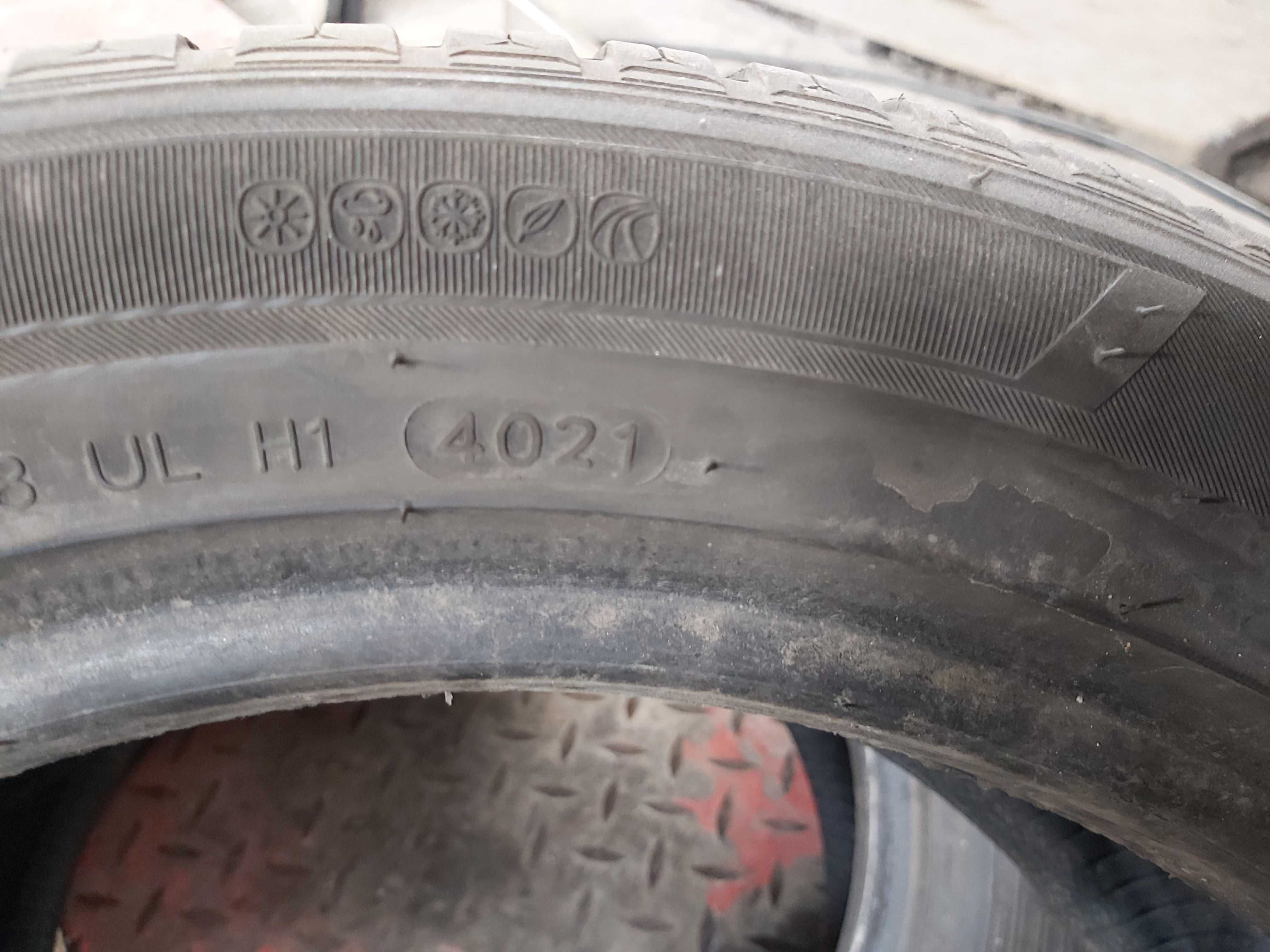 215/50R17 Pojedyncza używana całoroczna opona Hankook