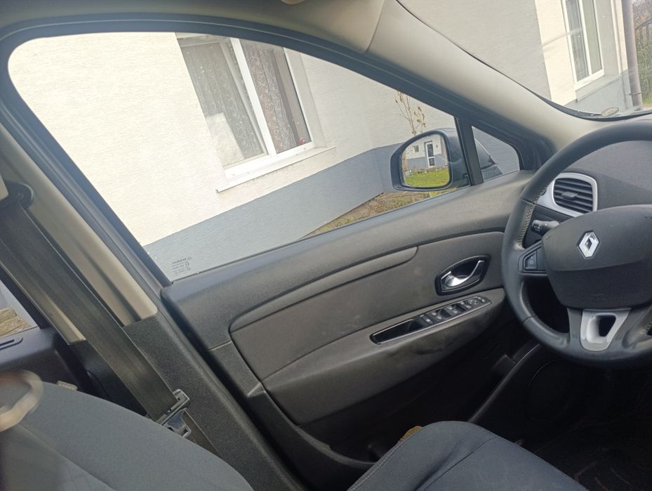 Продам renault grand scenic 2010 1.9 dci