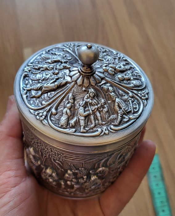 Шкатулка в серебре