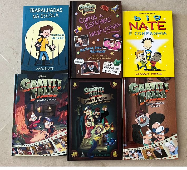Livros infantis variados