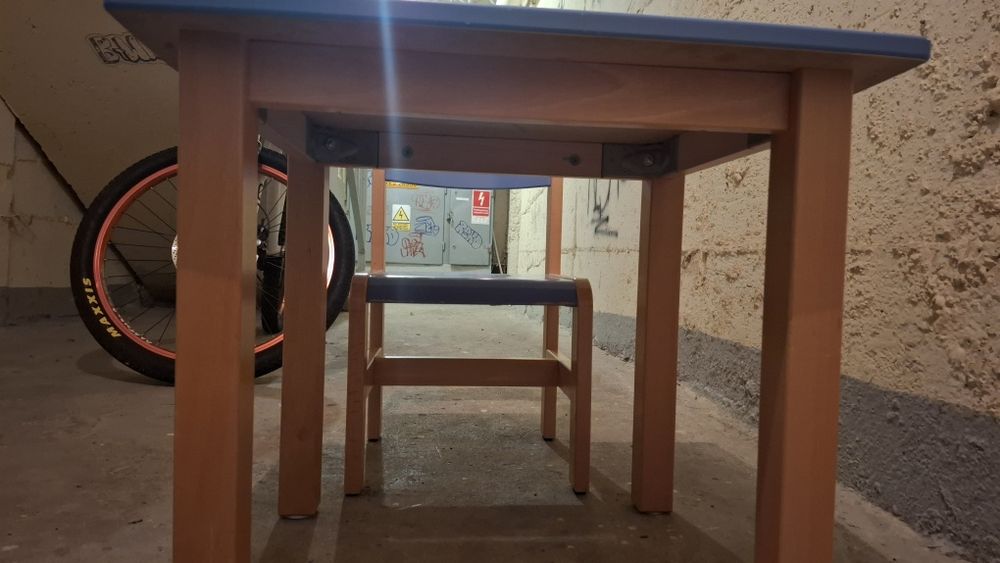 Stolik 60×50 plus 2 krzesełka