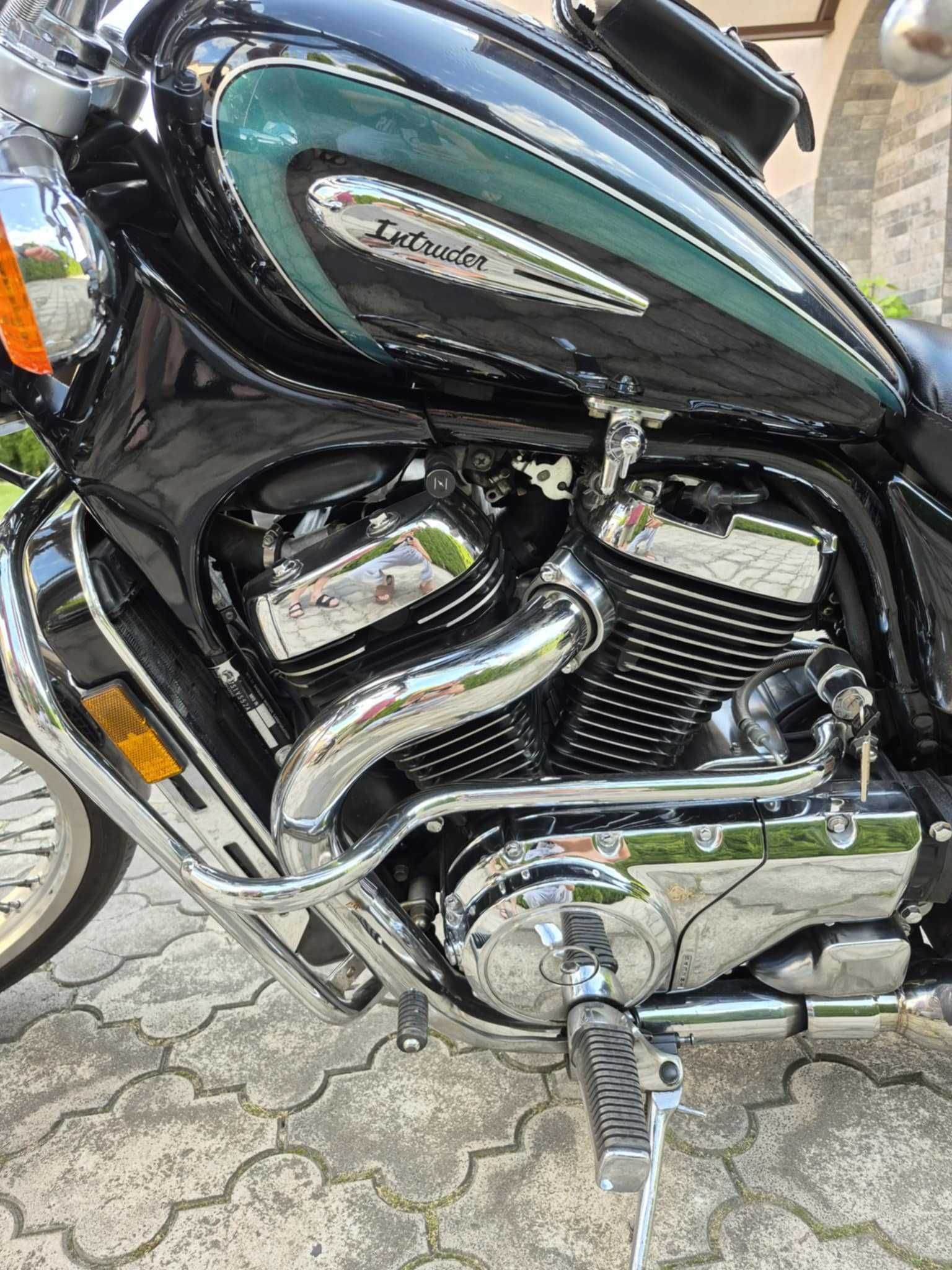 Motor Suzuki INTRUDER VS 800, rok produkcji 2001