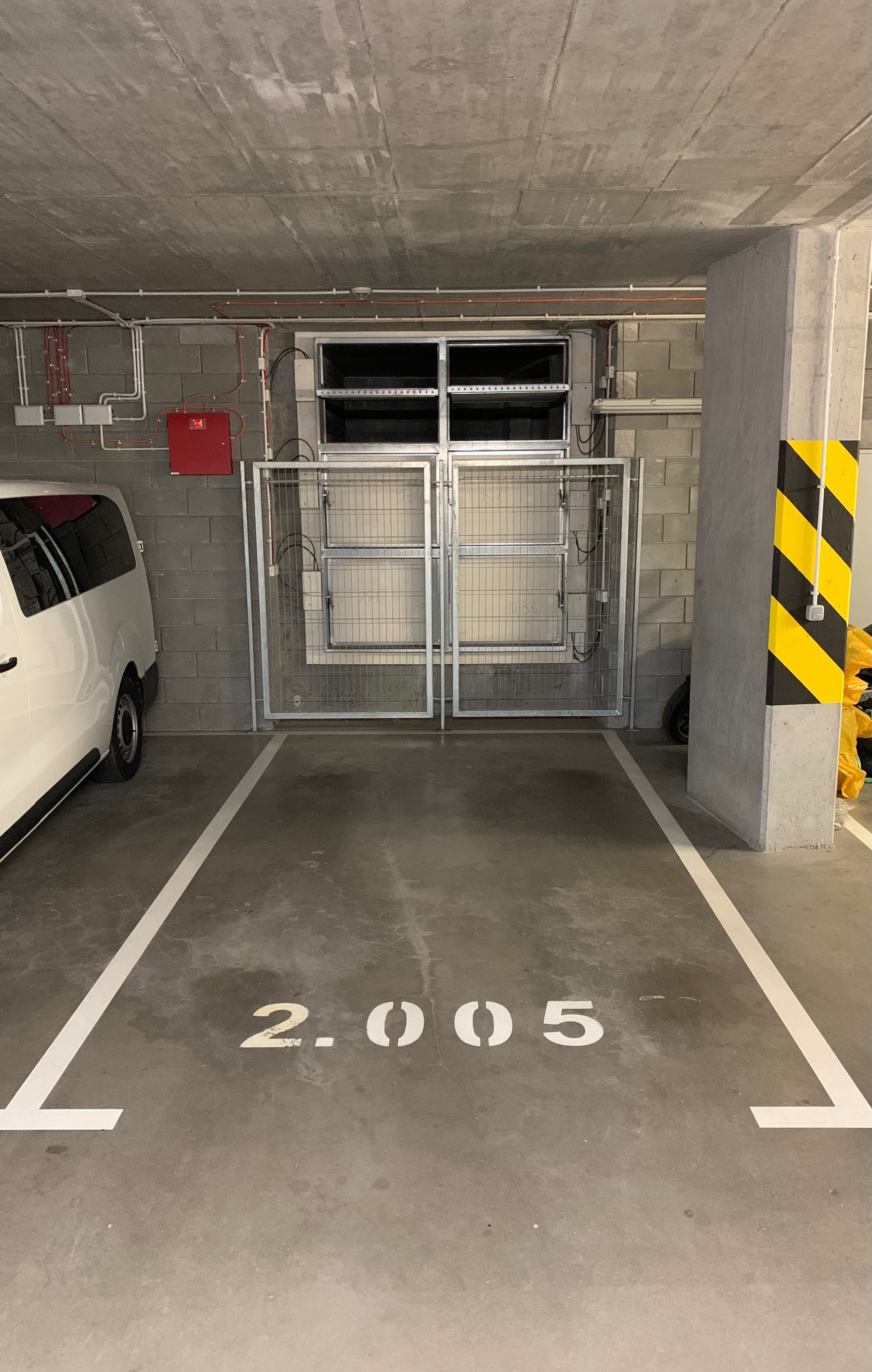 Sprzedam podziemne miejsce parkingowe garaż ul. Kłobucka 8, Ursynów