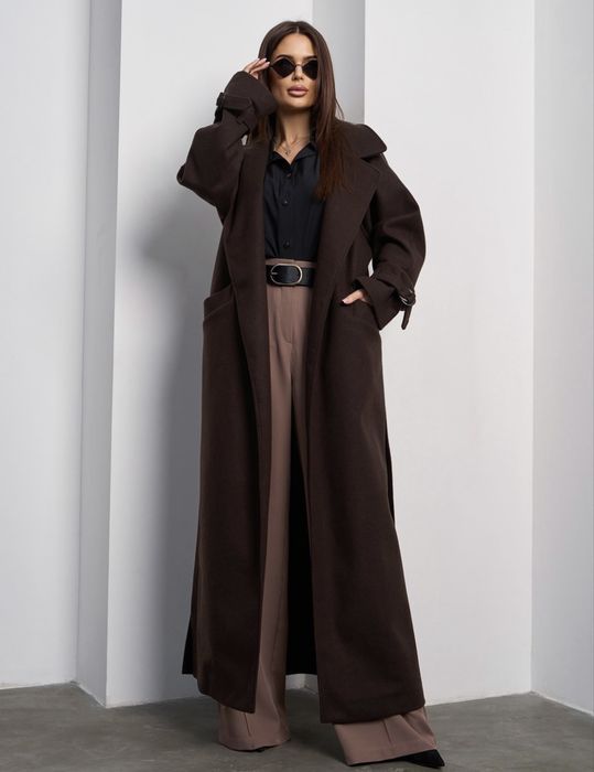 Довге пальто темно коричнового кольору С оверсайз