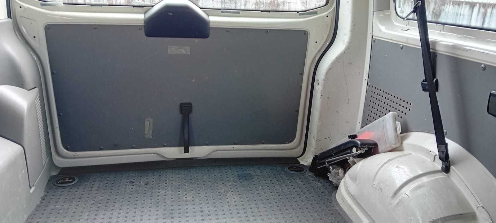 Transporter VW T5 - 9 Lugares