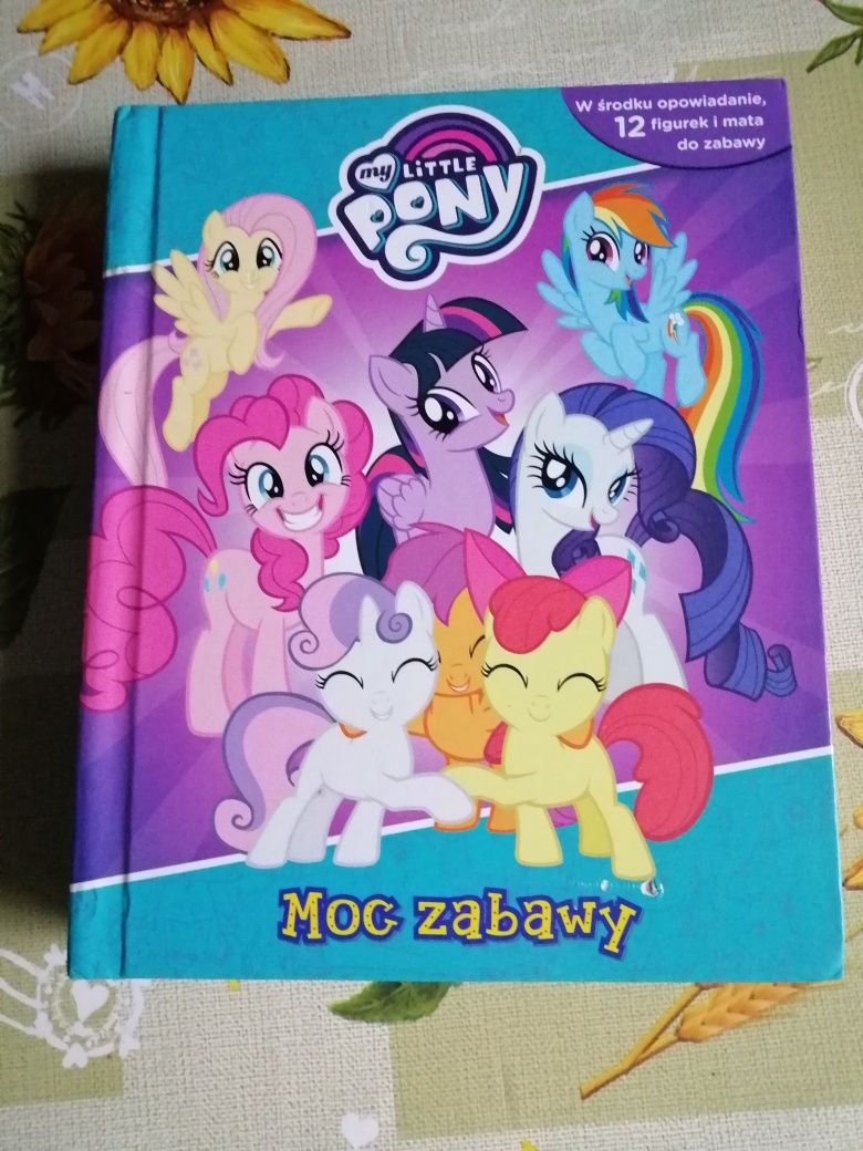 Kolekcja figurek koniki pony książka moc zabawy koniki pony z  figurka