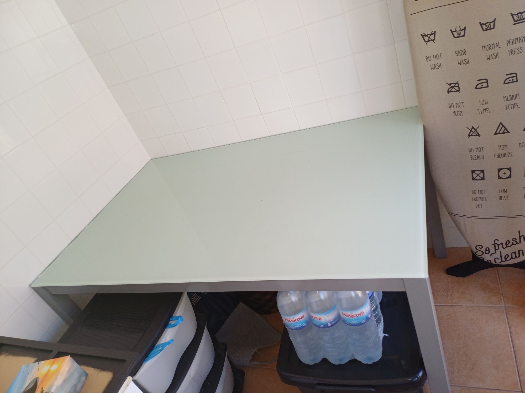 Mesa de jantar de vidro