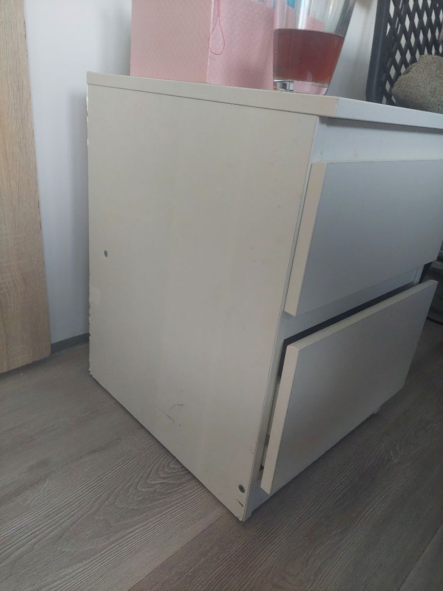 Nocna szafka malm