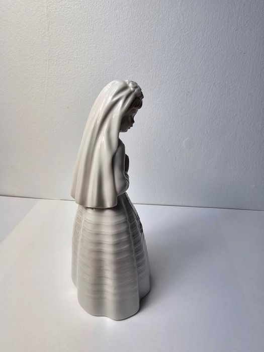 Duża Hiszpańska Figurka porcelana Nao Lladro "Pierwsza komunia" 23 cm
